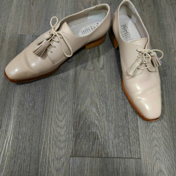 ✨HP✨Pertini Laced Shoes - Picture 2 of 8